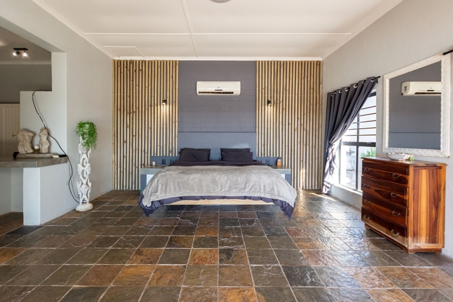 13 Bedroom Property for Sale in Olifantskop Western Cape